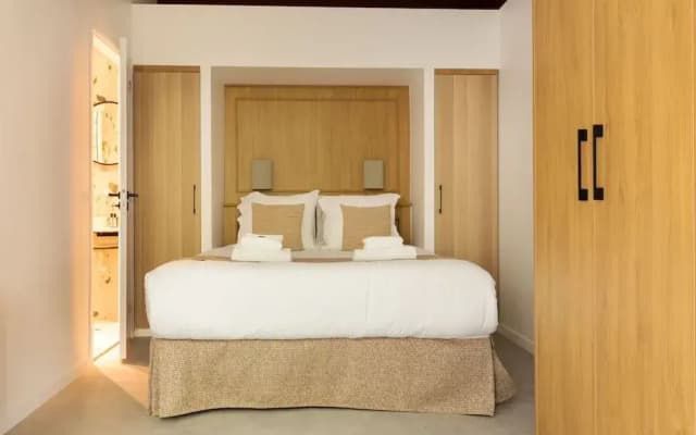Elegance & Comfort With A/C in the Heart of 11th - photo 3