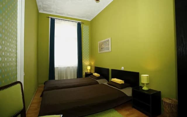 Chic Tarragon Apartments - photo 4