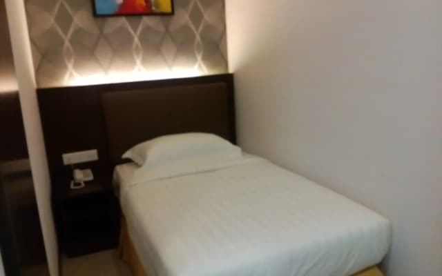 Sunrise Hotel - photo 3