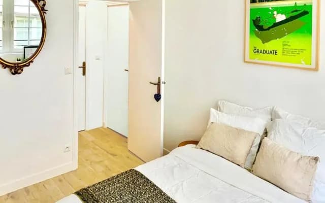 Top cozy apartment in the Upper Marais Area - photo 3