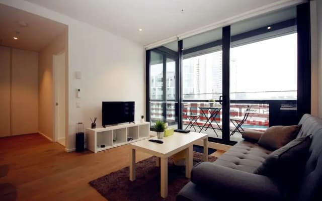 Onelife Docklands Luxury Apartment - photo 4