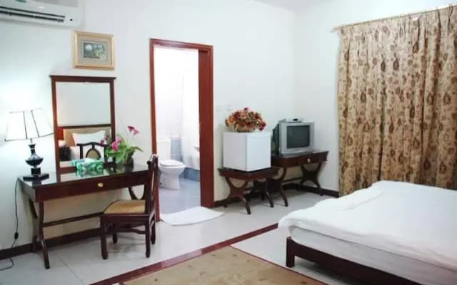 Diamond Hotel - photo 2