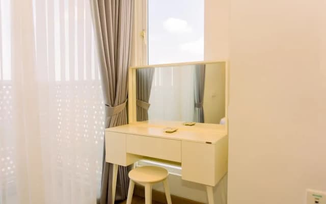 Spacious 1BR with Japandi Design at West Vista Apartment By Travelio - photo 3