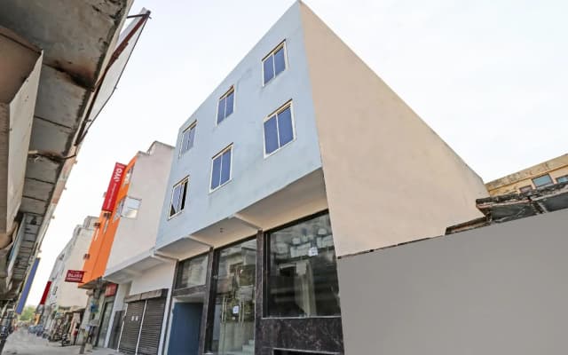 Townhouse 688 Hotel Tark Inn - photo 4