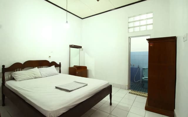 Dua Dara Inn Kuta - photo 4