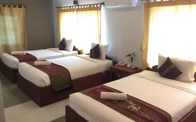 New Riverside Guesthouse - photo 3