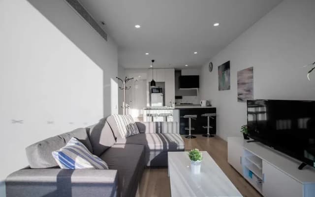 Brand New APT with Sea Views in Heart of St Kilda - photo 3