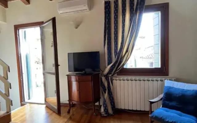 Romantic Rialto Apartment - photo 5