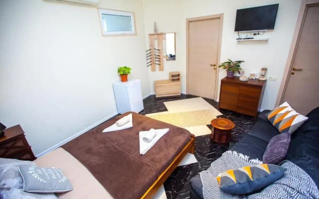 Shiny Avlabari Apartment - photo 3