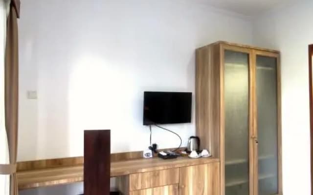 Penelopy Suites Oberoi - photo 3