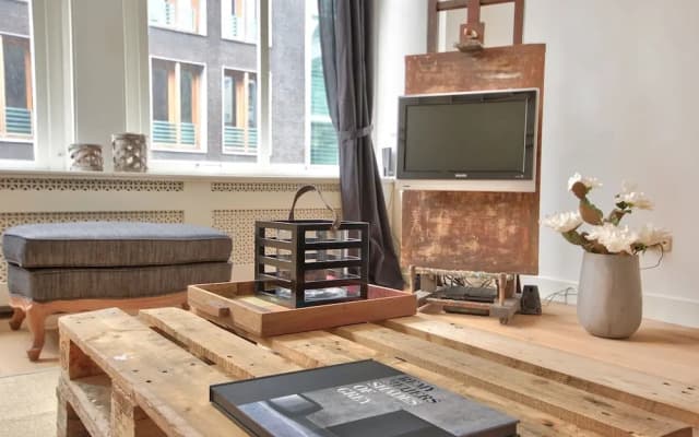2 Bedroom Apartment In City Centre - photo 2