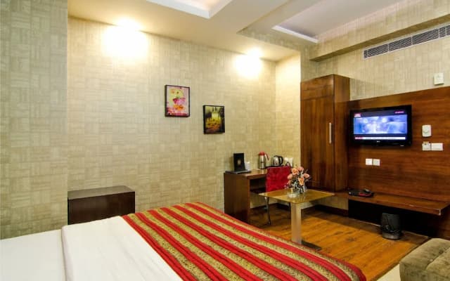 Hotel Omega Residency - photo 5