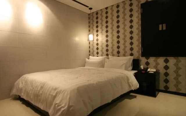Y Hotel - photo 5