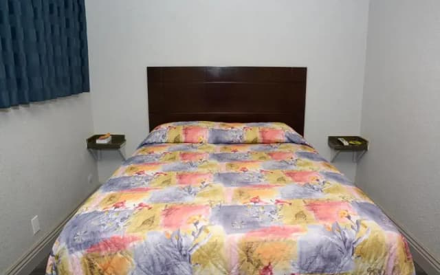 Comet Motel - photo 4