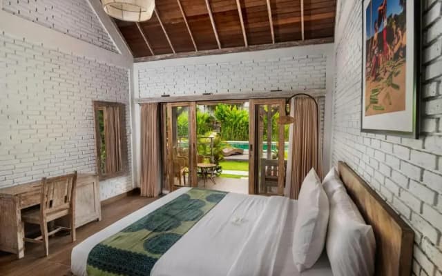 Tamuku Padang Padang, CARI Surf Camp - photo 3