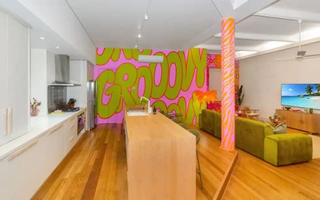 Fun and Cheeky 70s Styled City Apartment - photo 5