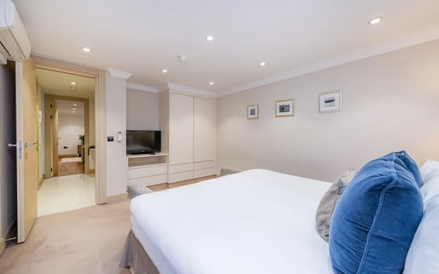 Claverley Court - photo 3