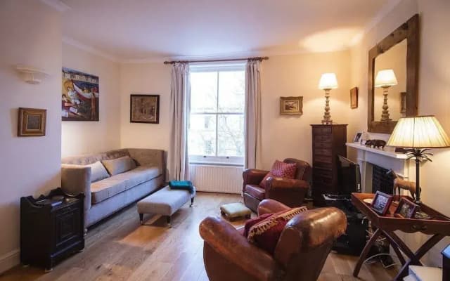 Kensington Beautiful Two Bed Apartment - photo 2