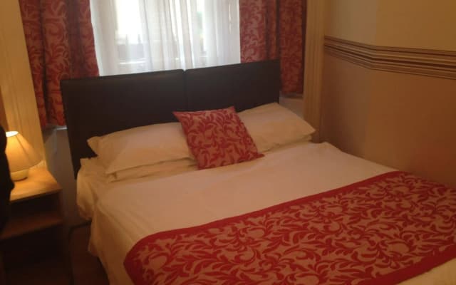 Glendale Hyde Park Hotel - photo 4