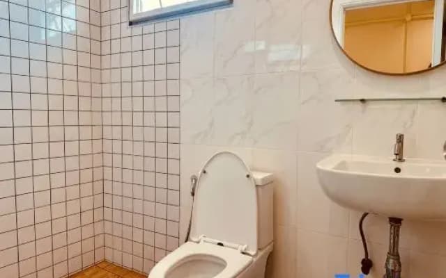 Convenient to Sky train station BTS with cozy room (402) - photo 2