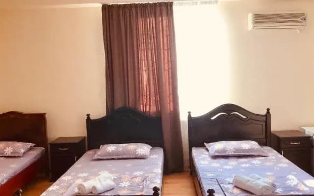 Georgia Hotel - photo 2
