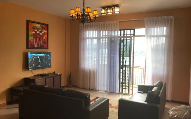 Misty Highlands Apartment @ Crown Imperial Court - photo 3