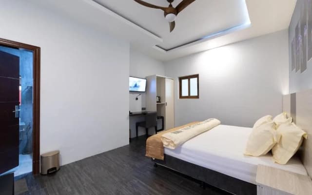 Dhiffushi Tourist Hotel - photo 3