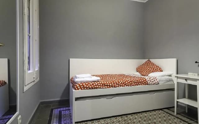 Rambla Paris Apartment - photo 4