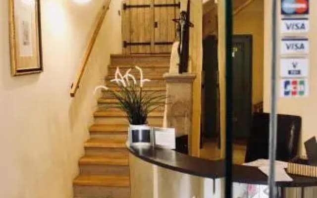 Nobles Apartments - photo 2