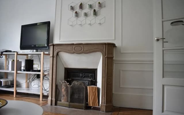 2 Bedroom Flat on Quai de Valmy - photo 3