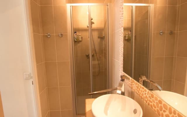 Luxembourg Assas Apartment - photo 2