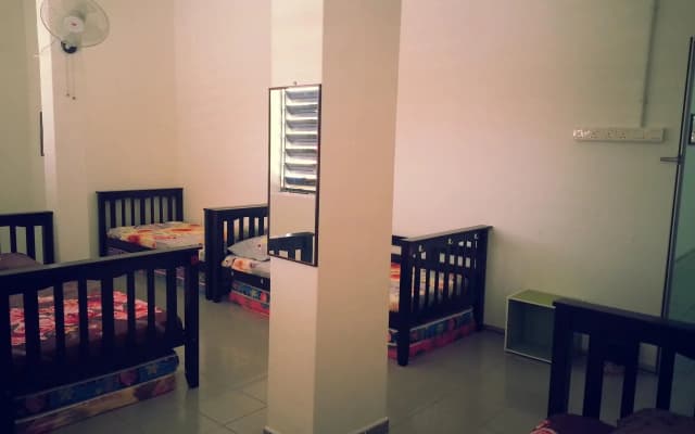 Just Inn - photo 4