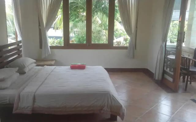 Dewi Ayu Accommodation - photo 2