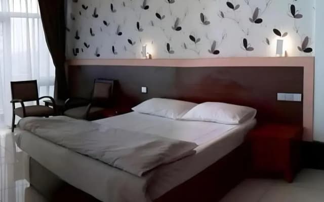 Strawberry Garden Hotel - photo 2