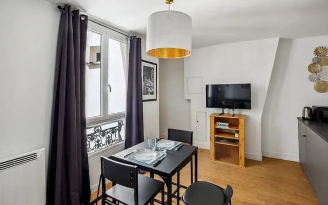 Studio at the Heart of the Marais Rue des Rosiers - photo 3