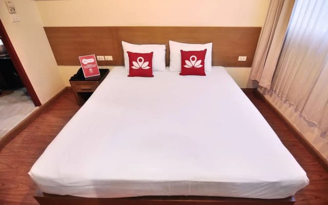 ZEN Rooms Surawong - photo 2