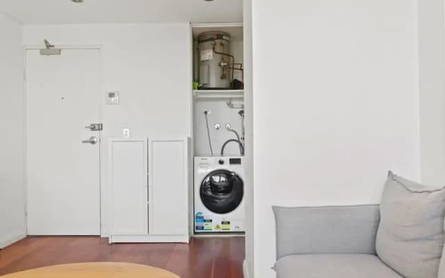 Prime Location 2-bed Apartment With Parking - photo 3