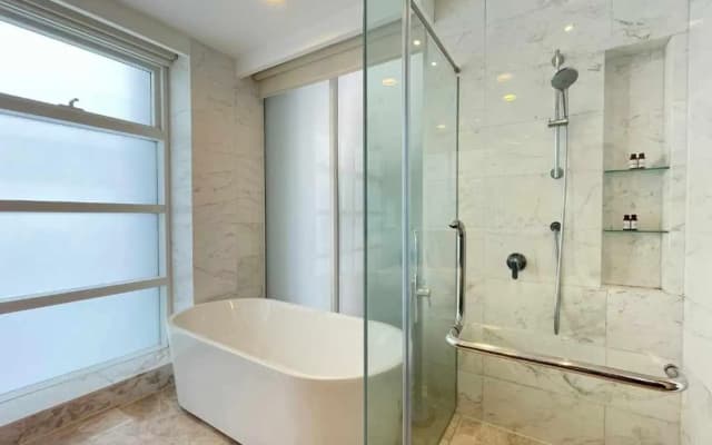 #1A Private Bath Tub Apartment KLCC Sky Pool ^^ - photo 4