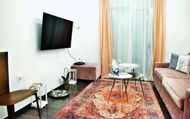 Delightful Brand New Apt - photo 2