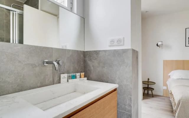153-Suite Mylene Superb 1 BDR APT Paris - photo 5