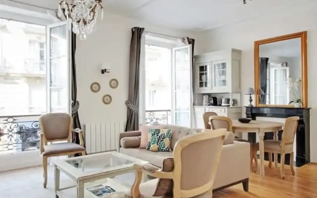 Eiffel Market Charming 2 Bed Apt Near Invalides - photo 5