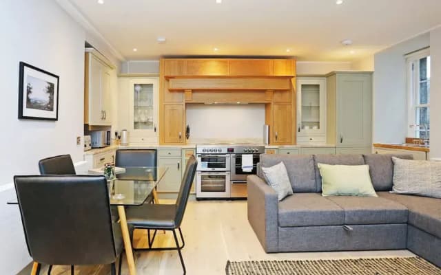 JOIVY Newly Refurbished Apartment on the Historic Royal Mile - photo 4