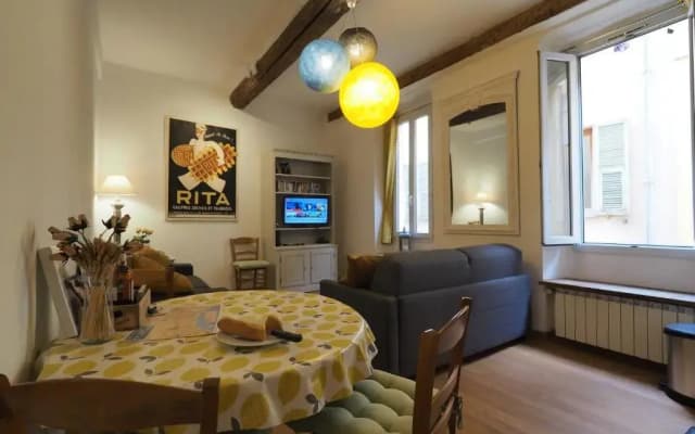 2 Bedroom Apartment Old Town Centre - photo 2