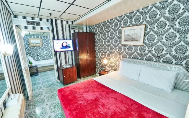 West Hotel - photo 4