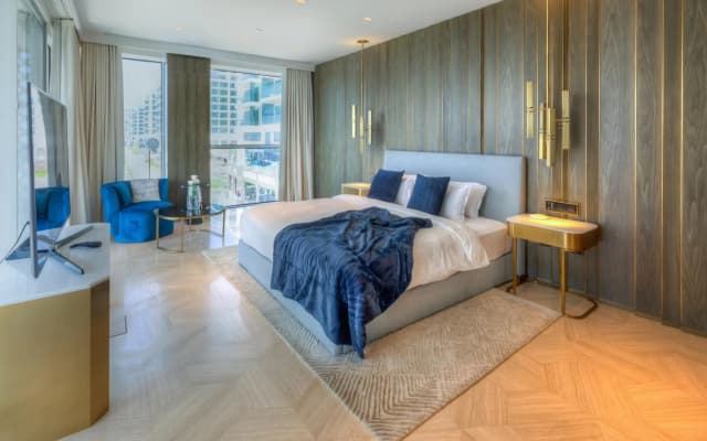 Dxb - Five - 30301 - Pj - photo 3
