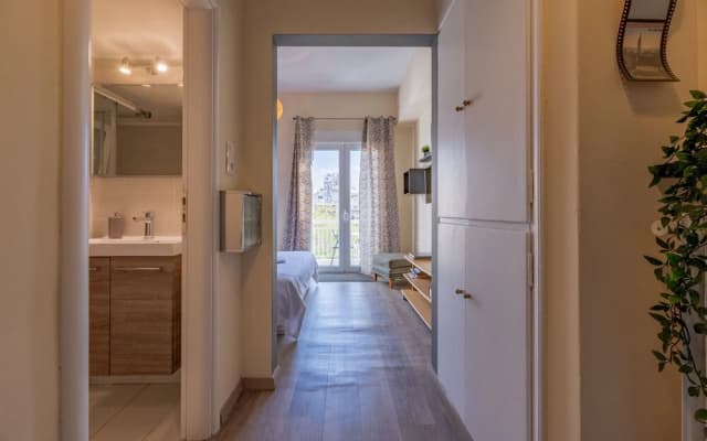 Renovated 3rd Floor Appartment - photo 3