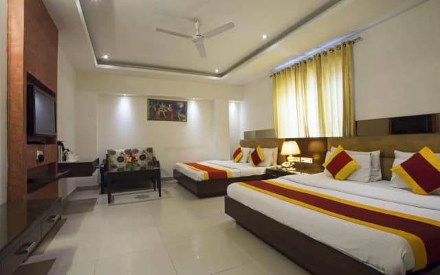 Hotel Krishna Deluxe - photo 4