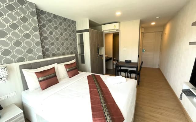 Apartment at Splendid Condo by Lofty - photo 2