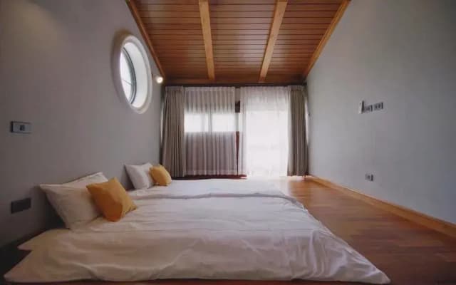 Yellow Pillow Village - photo 2
