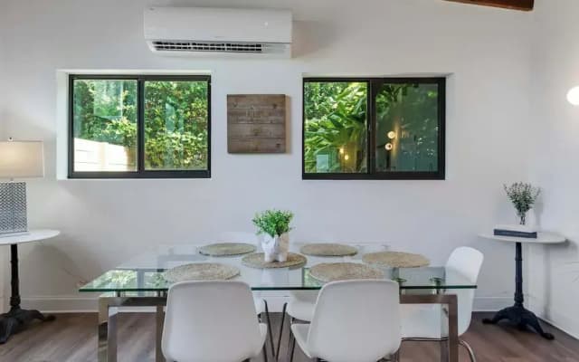 Hidden Bungalow- Peaceful Retreat BBQ and hot tub - photo 4